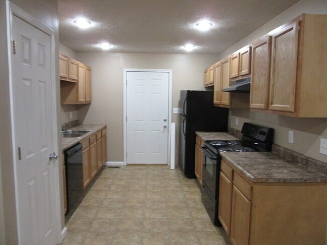Photo - Large 5 Bedroom, 2 Bathroom Eastside Home - Pets Welcome*