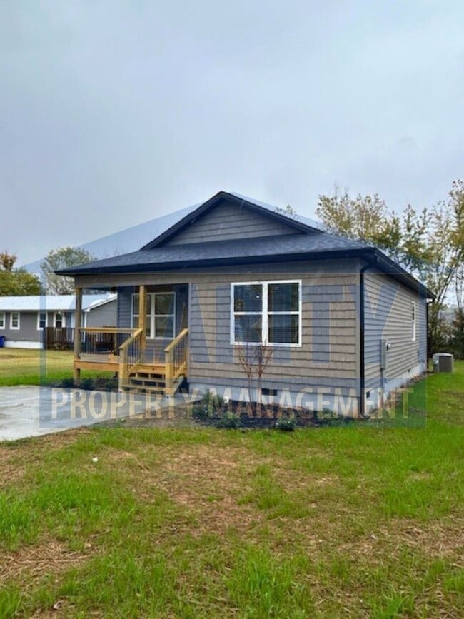 Photo - *Brand New* 3 bedroom home!