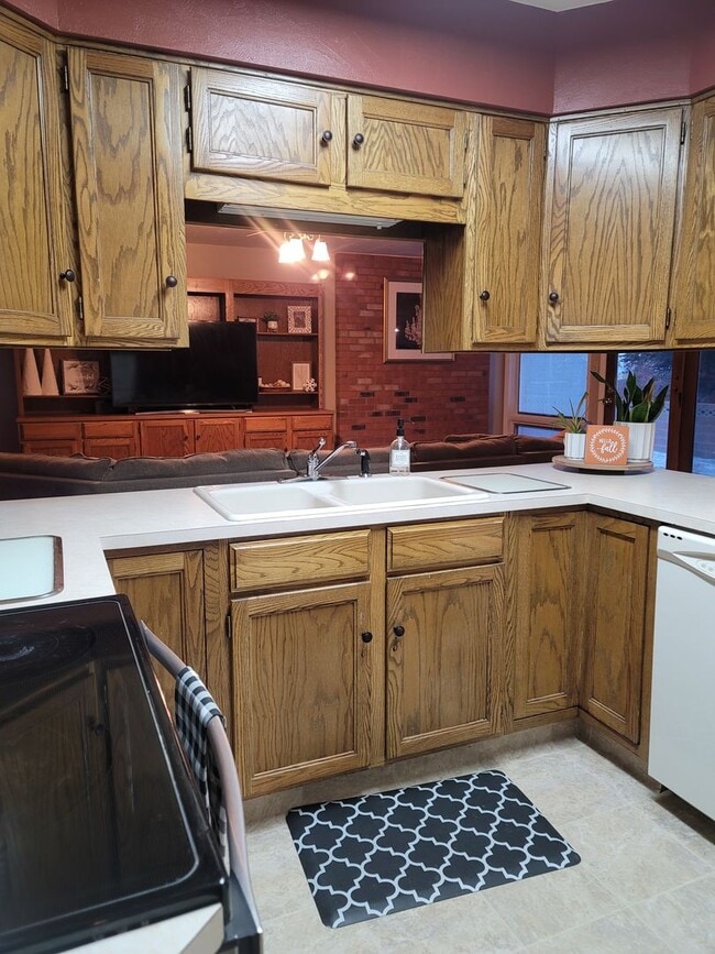 Photo - 6117 Shannon Ave