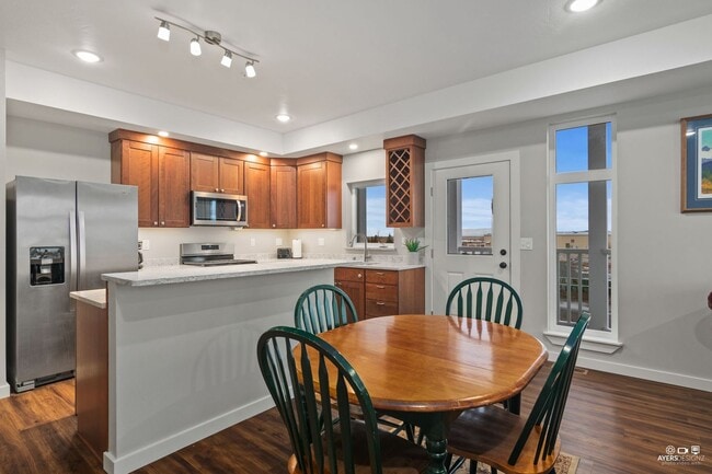 Photo - FURNISHED EXECUTIVE RENTAL