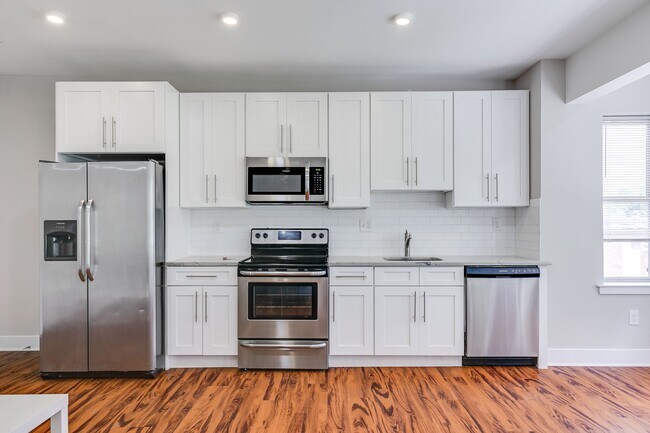 Photo - 549 Armstrong St