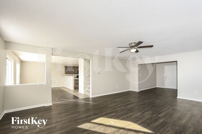 Photo - 1451 Round Lake Rd