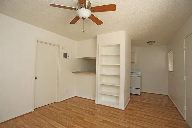 Photo - 4921 Crawford St Unit 14