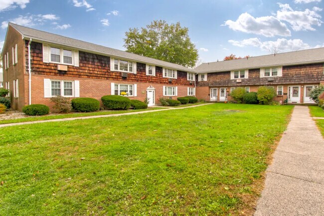 Suffield West Apartments
