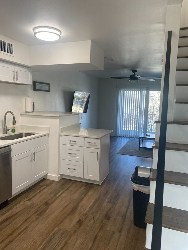 Photo - 798 S Cedar St Unit ID1296522P