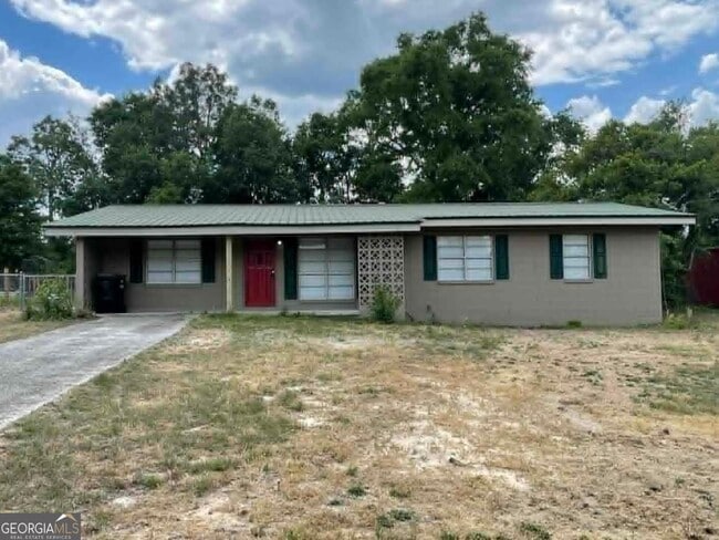 Building Photo - 113 Lakeview Dr