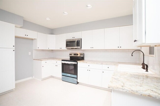 Photo - 5821 W Sunforest Dr