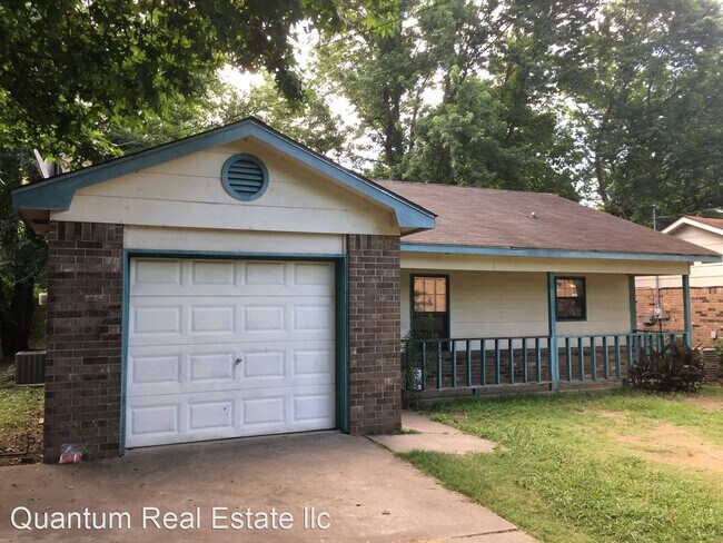 3 br, 1 bath House - 402 PLUM STREET - 3 br, 1 bath House - 402 PLUM STREET