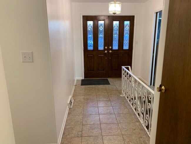 Charming entry with double doors - 2046 22nd Ave