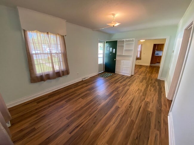 Photo - Beautiful 2 bed 1 bath in the heart of Alt...