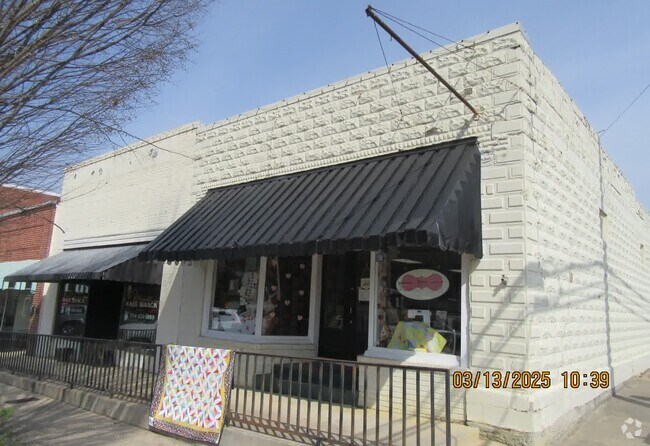 Building Photo - 102 W Virginia Ave Unit 1 Rental