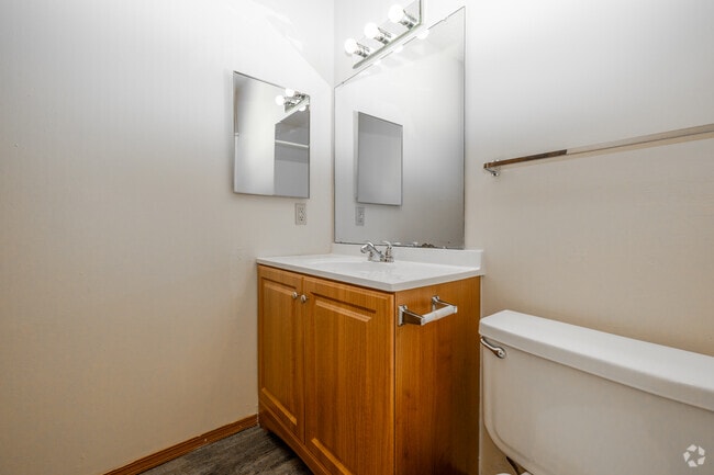 1BR, 1BA - Riverside/710 SF