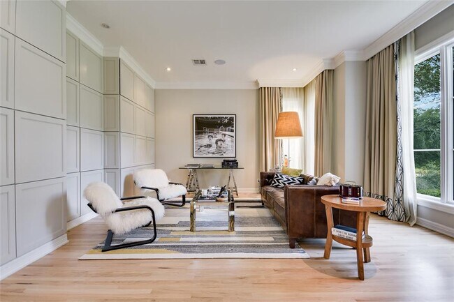 Photo - 103 Las Lomas Dr