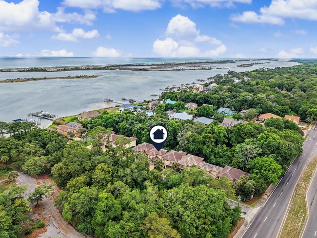 Photo - 490 Soundview Ct
