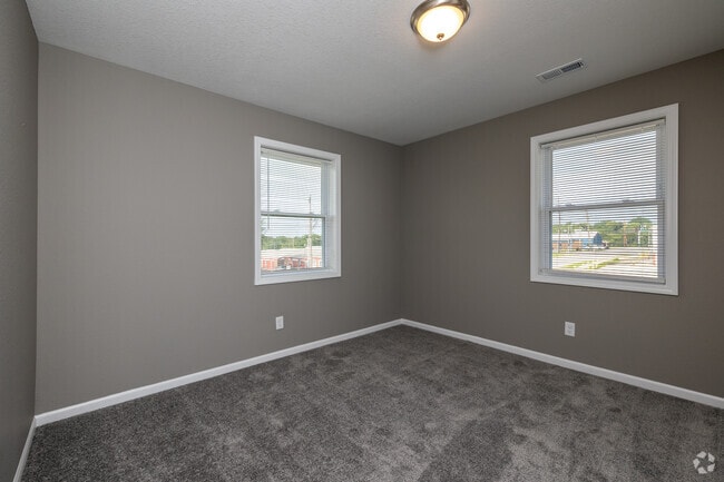 2BR, 1BA - 720 SF
