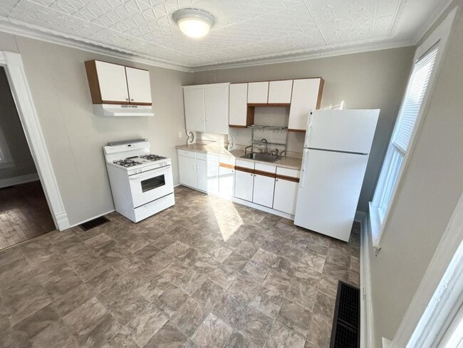 Photo - 519 S Midler Ave