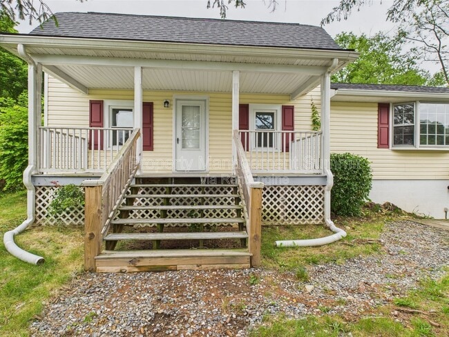Building Photo - 1036 Albemarle Ave