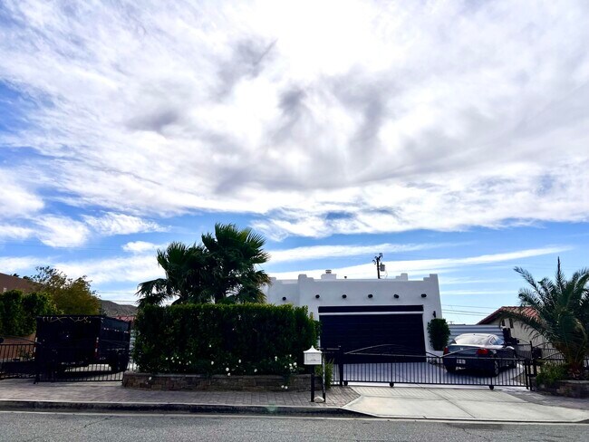 Photo - 9762 Palm Dr