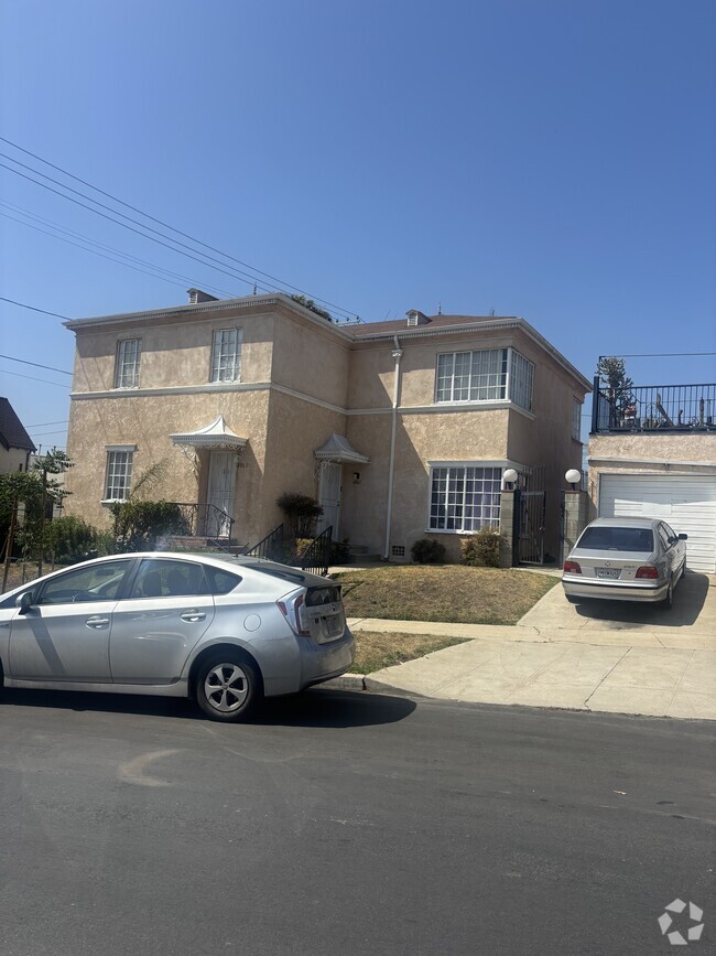 Building Photo - 4861 Dockweiler St Rental