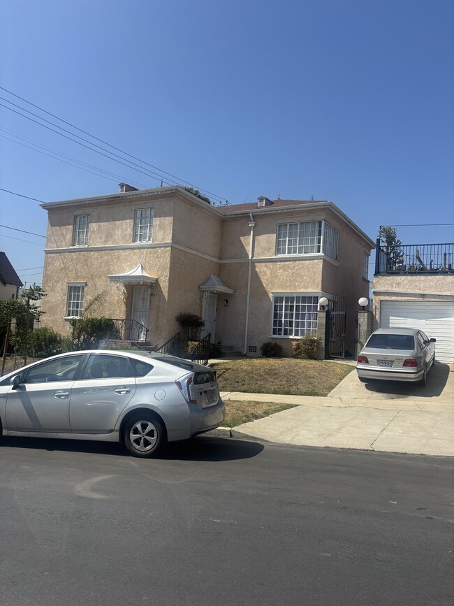 front - 4861 Dockweiler St Townhome