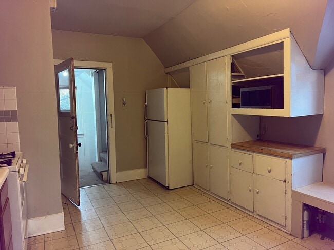 Photo - 3260A N Newhall St