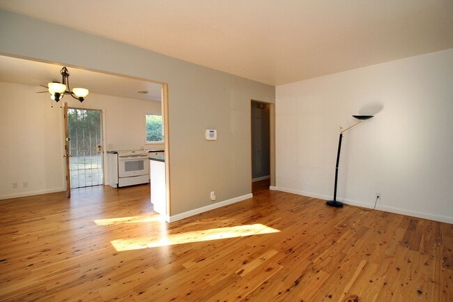 Photo - 2923 NE 92nd Ave