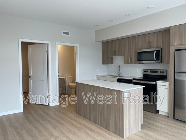 Photo - 685-685 Boynton Pl