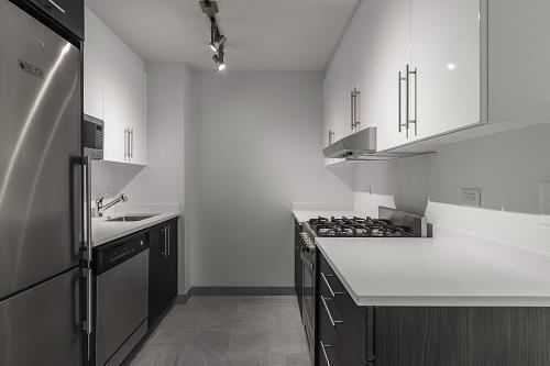 635 W 42nd St Unit 17C