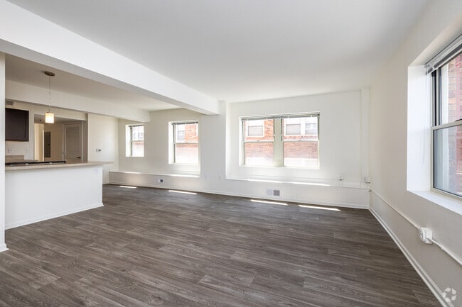 1BR, 1BA - 880SF - Living ROom