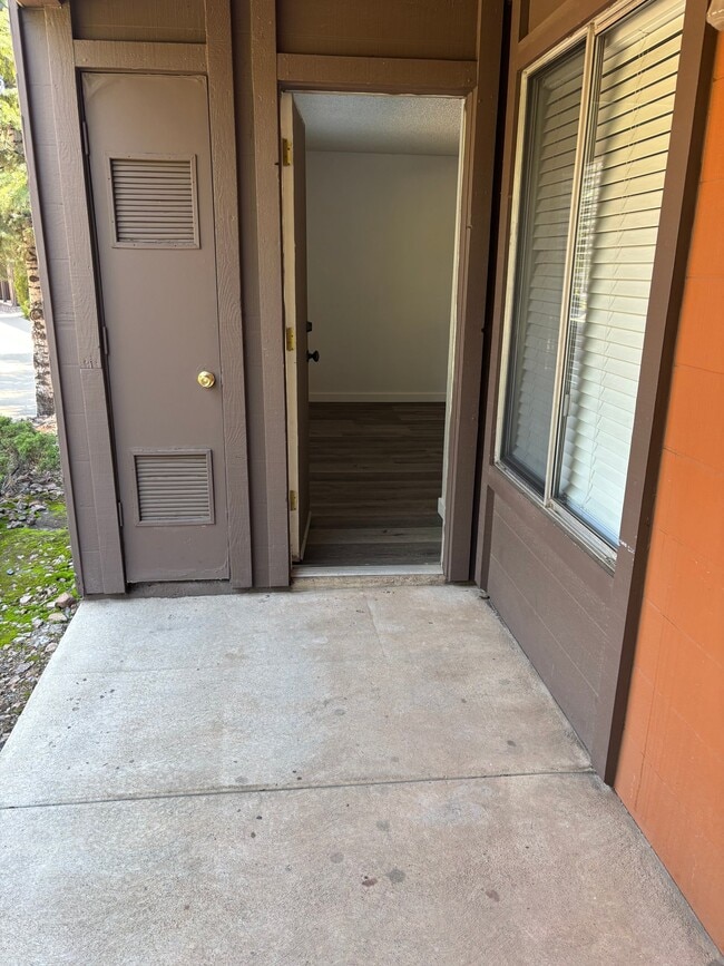 1200 S Riordan Ranch St