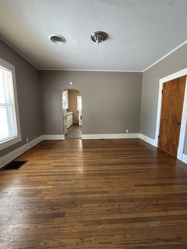 Photo - Large 3 bedroom 1 bath steps away from PSU Campus!!