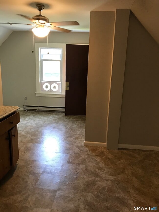 Photo - 52 Catherine St Unit 2nd Floor