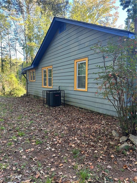 Photo - 180 Harlan Rd SW