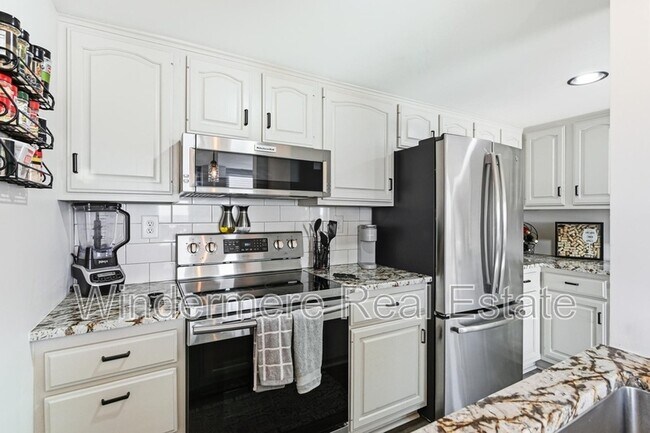 Photo - 220 Broadway Ave S Unit 220