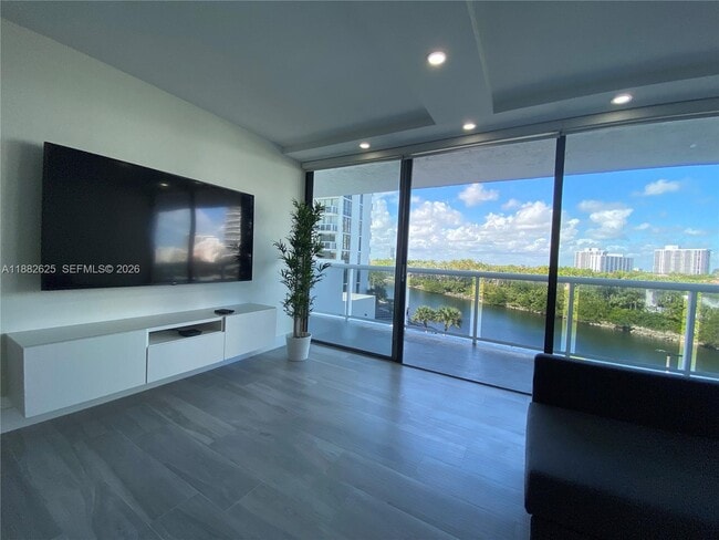 Building Photo - 20515 E Country Club Dr Unit 549