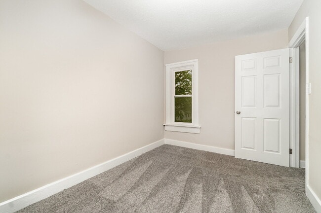 Photo - 321 W Mifflin St