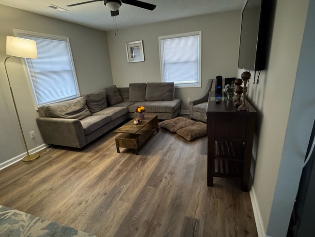 Photo - 411 Croom Dr