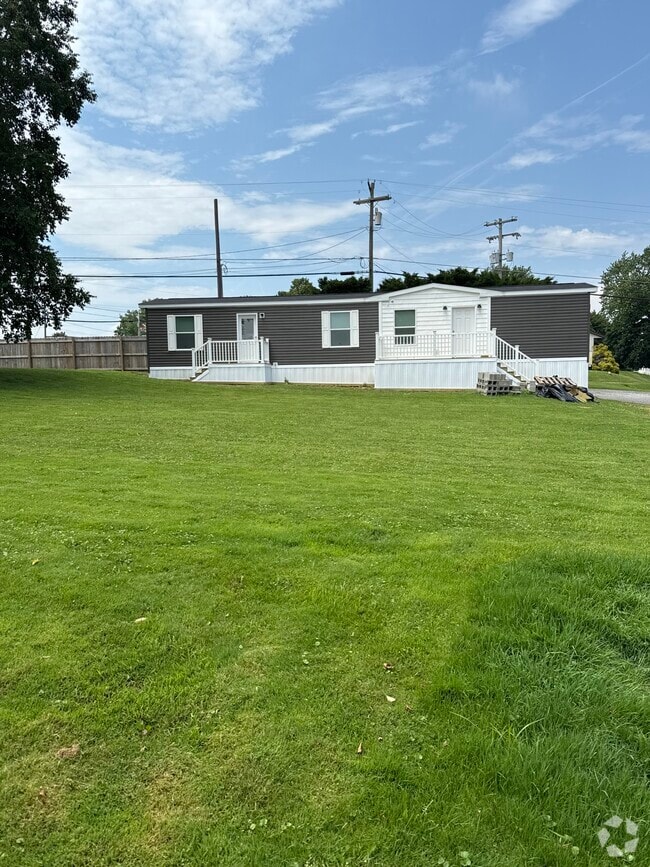 Building Photo - 102 North Road Rental
