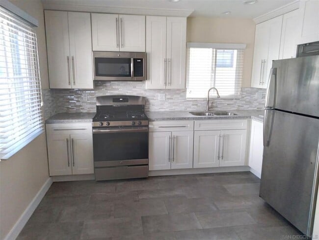 Photo - 2 BED 1 BATH Duplex Including 1 Car Garage in KENSINGTON