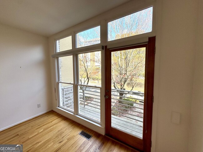 Photo - 1327 Peachtree View NE