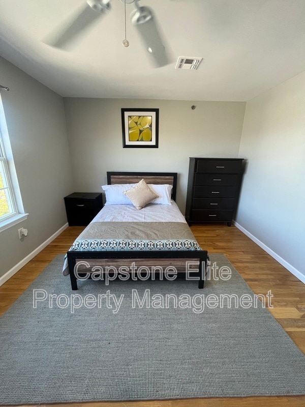 Photo - 117 Hudson St Unidad Third Floor, 3 - 4 Scenic Room