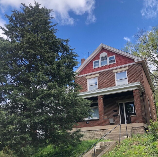 Building Photo - 936 Ludlow Ave Unit 936-02
