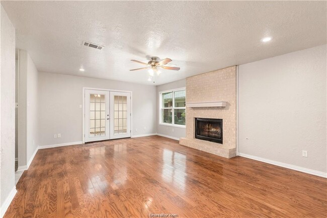 Photo - 3101 Red Robin Loop