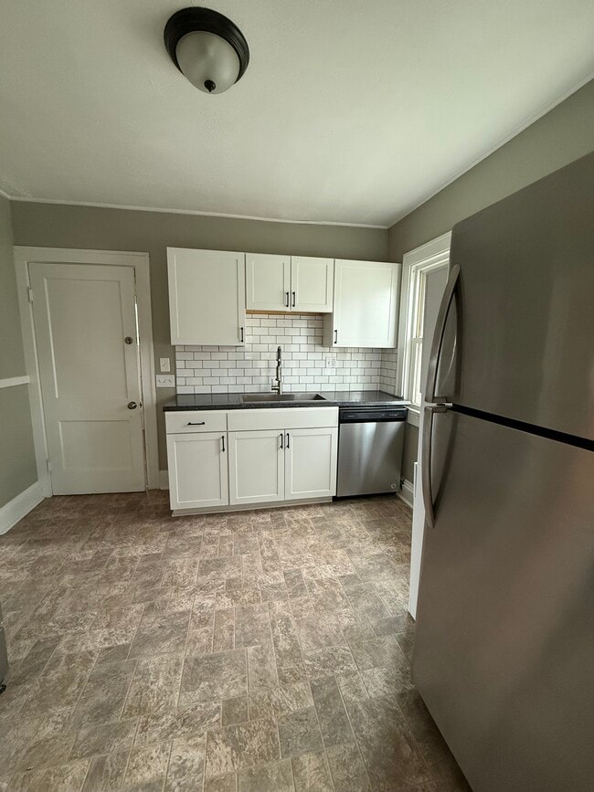 Kitchen - 2099 Waterbury Rd Unit Waterbury Road