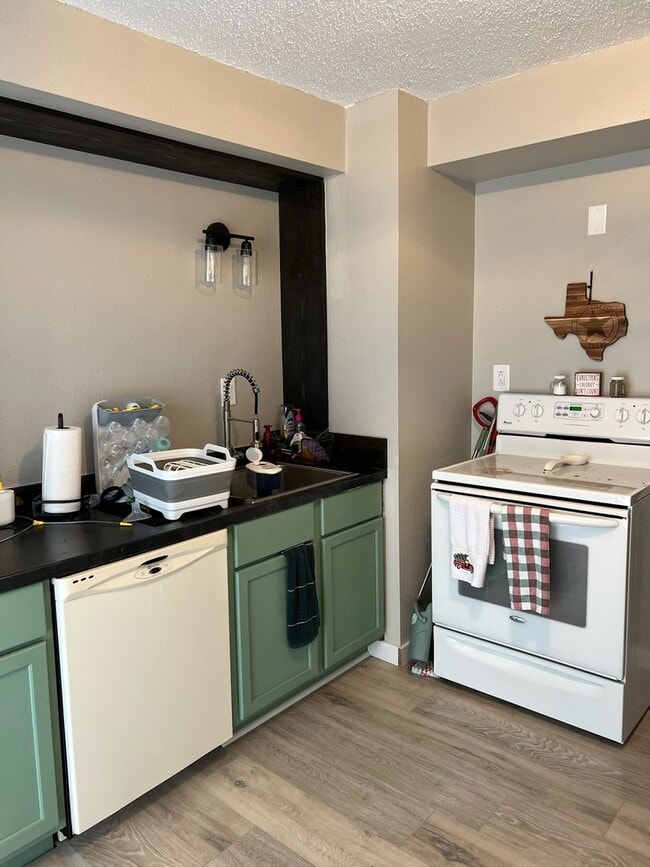 3 Bedroom 1 Bathroom single family home - 3 Bedroom 1 Bathroom single family home