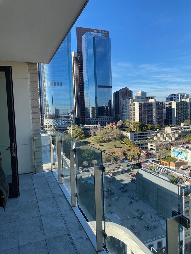 Bacolny View - 400 S Broadway Unit 1804