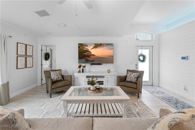 Building Photo - 643 108th Ave N