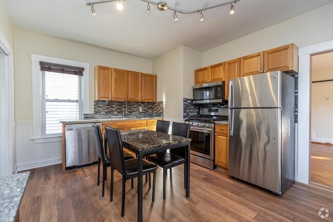 Building Photo - 376 Medford St Unit 2 Rental