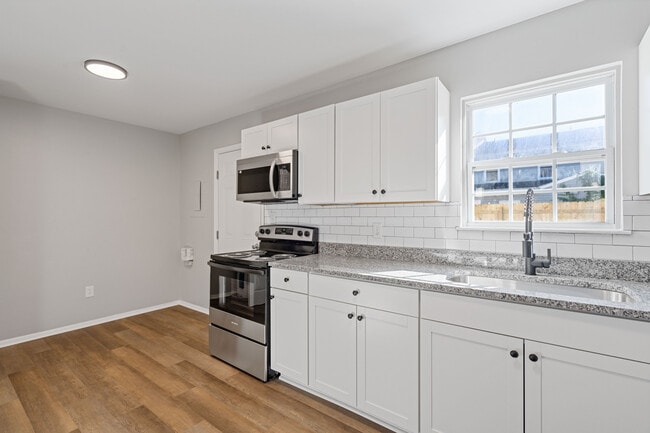 Photo - 405 Harbour North Dr