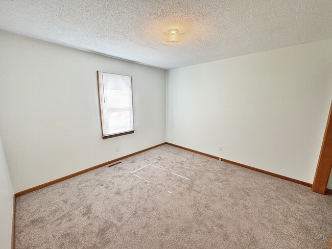 Photo - 802 N College St